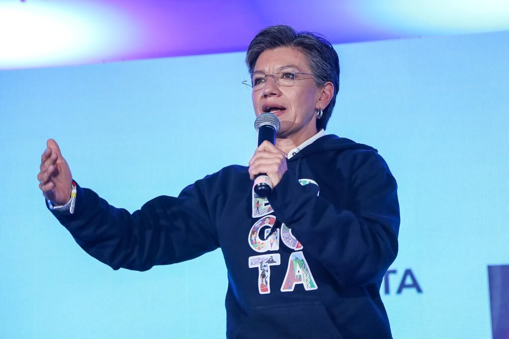 Alcaldesa Claudia López anuncia cupos para formación digital.