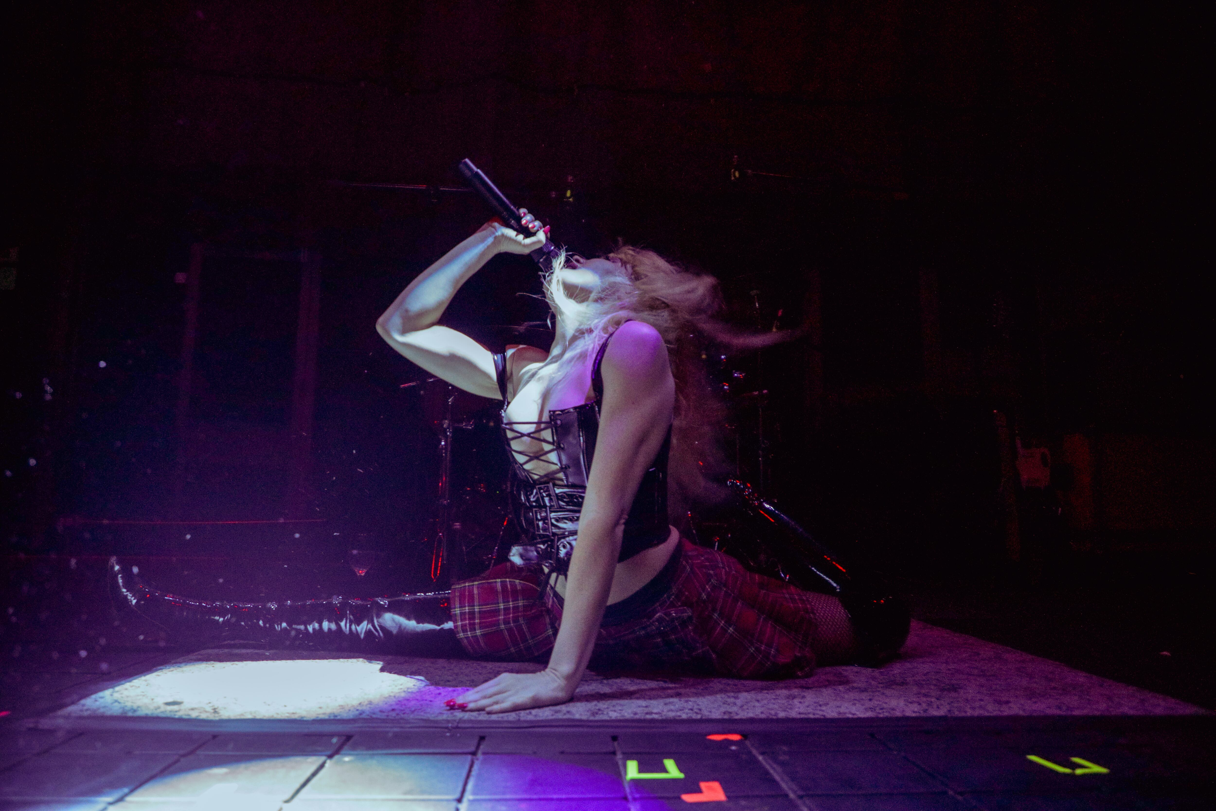 Sam Quealy abrió el espectáculo.