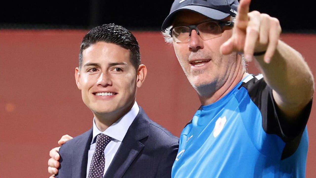 James Rodríguez junto a su técnico Laurent Blanc.