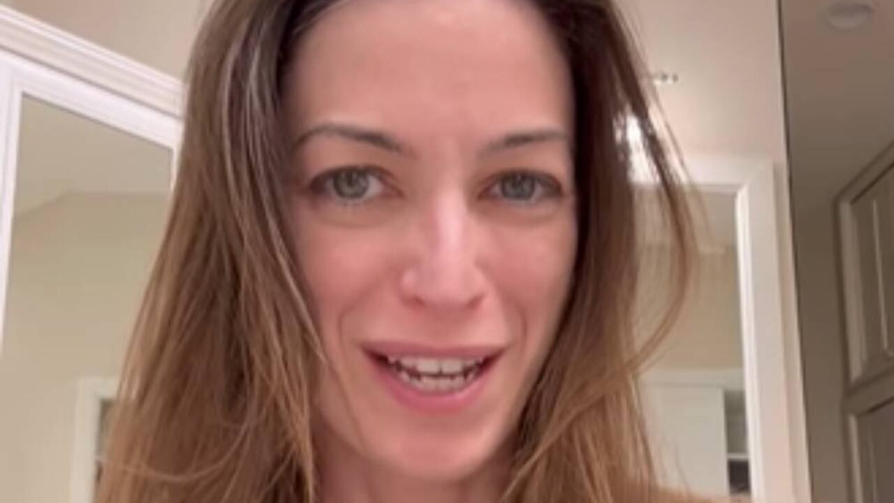 Médica que fue diagnosticada con cáncer de colon etapa 4.