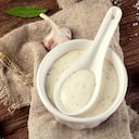 La salsa de ajo es ideal para agregar a diversas preparaciones.