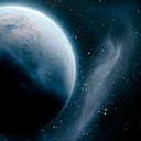 Ilustración de un exoplaneta con vapor de agua en su atmosfera a causa de la radiación de su estrella.