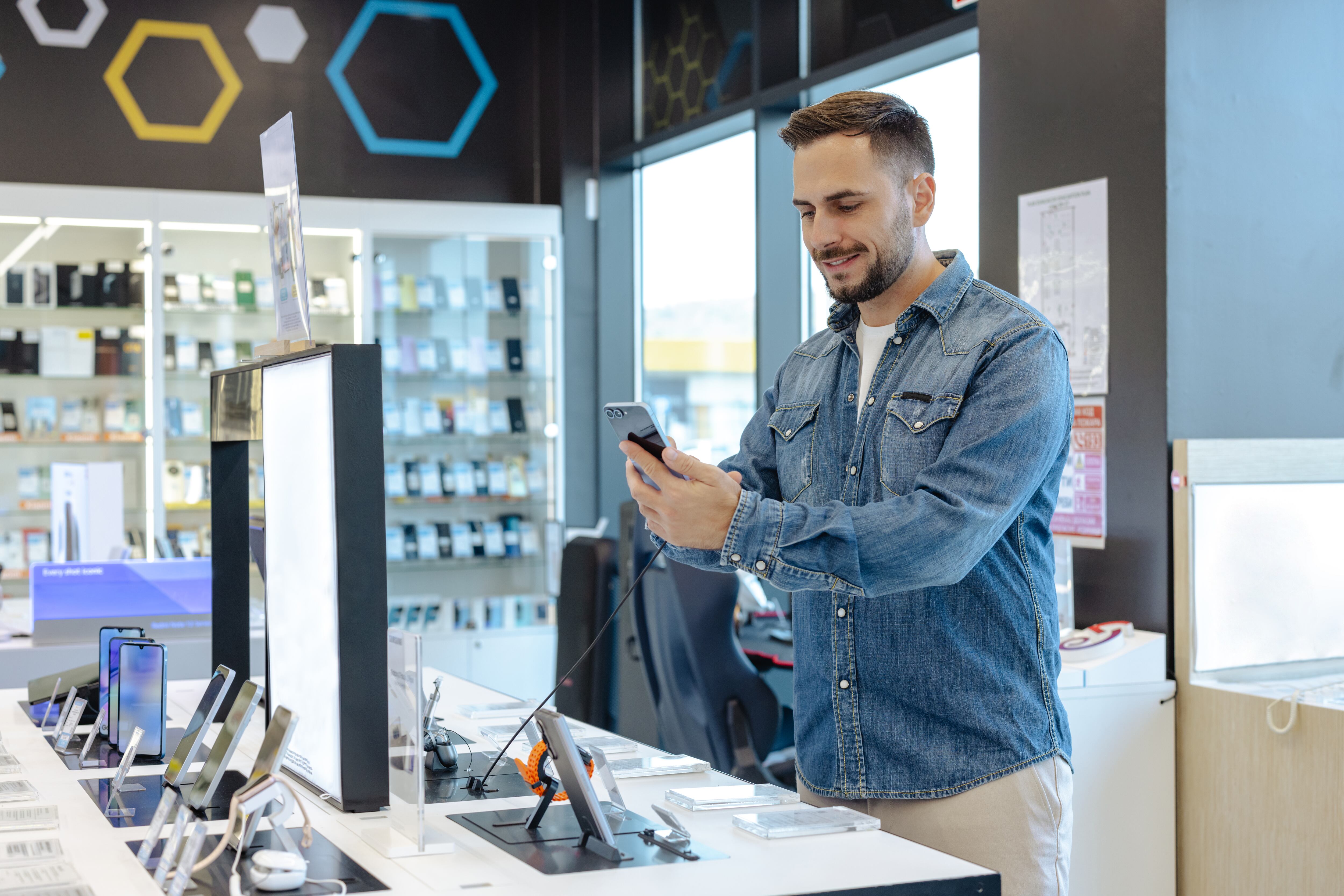 Se recomienda cargar el celular antes de encenderlo por primera vez