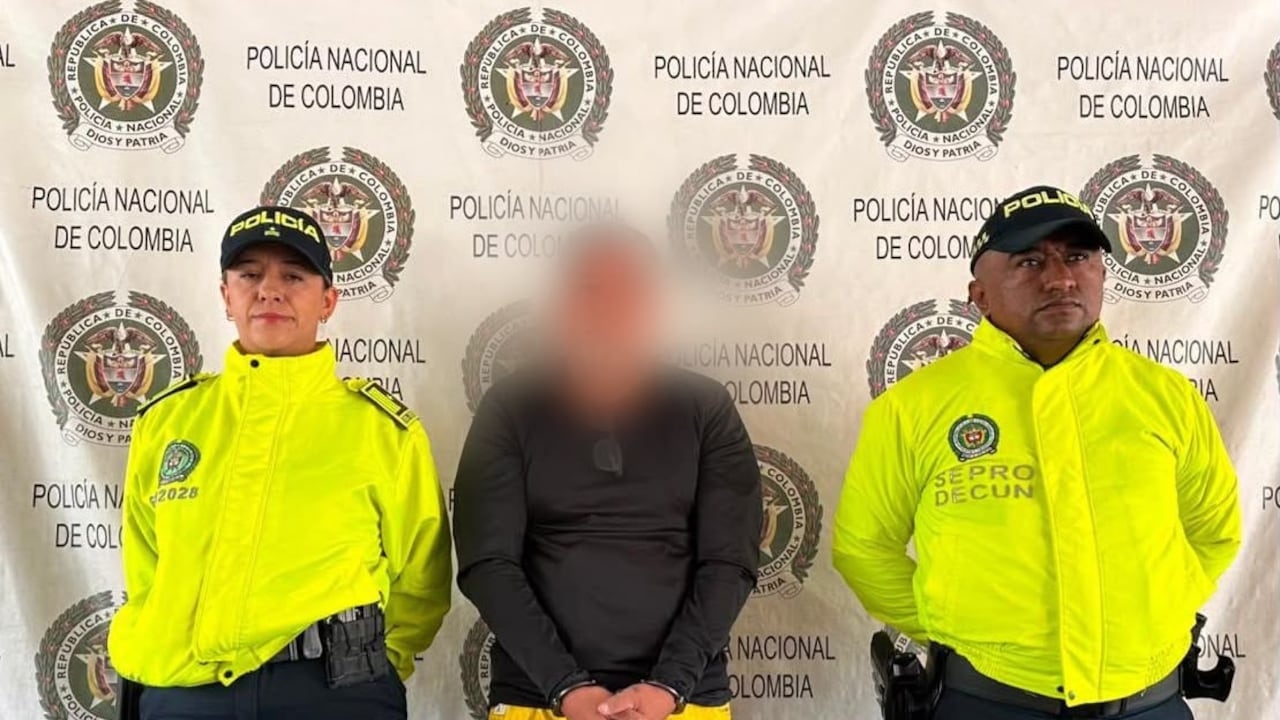 De acuerdo con las autoridades, los episodios de violencia sexual se habrían presentado de manera reiterada en las instalaciones de una institución educativa.