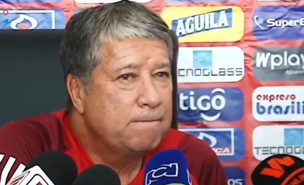 Bolillo Gómez en rueda de prensa sobre los actos de indisciplina.