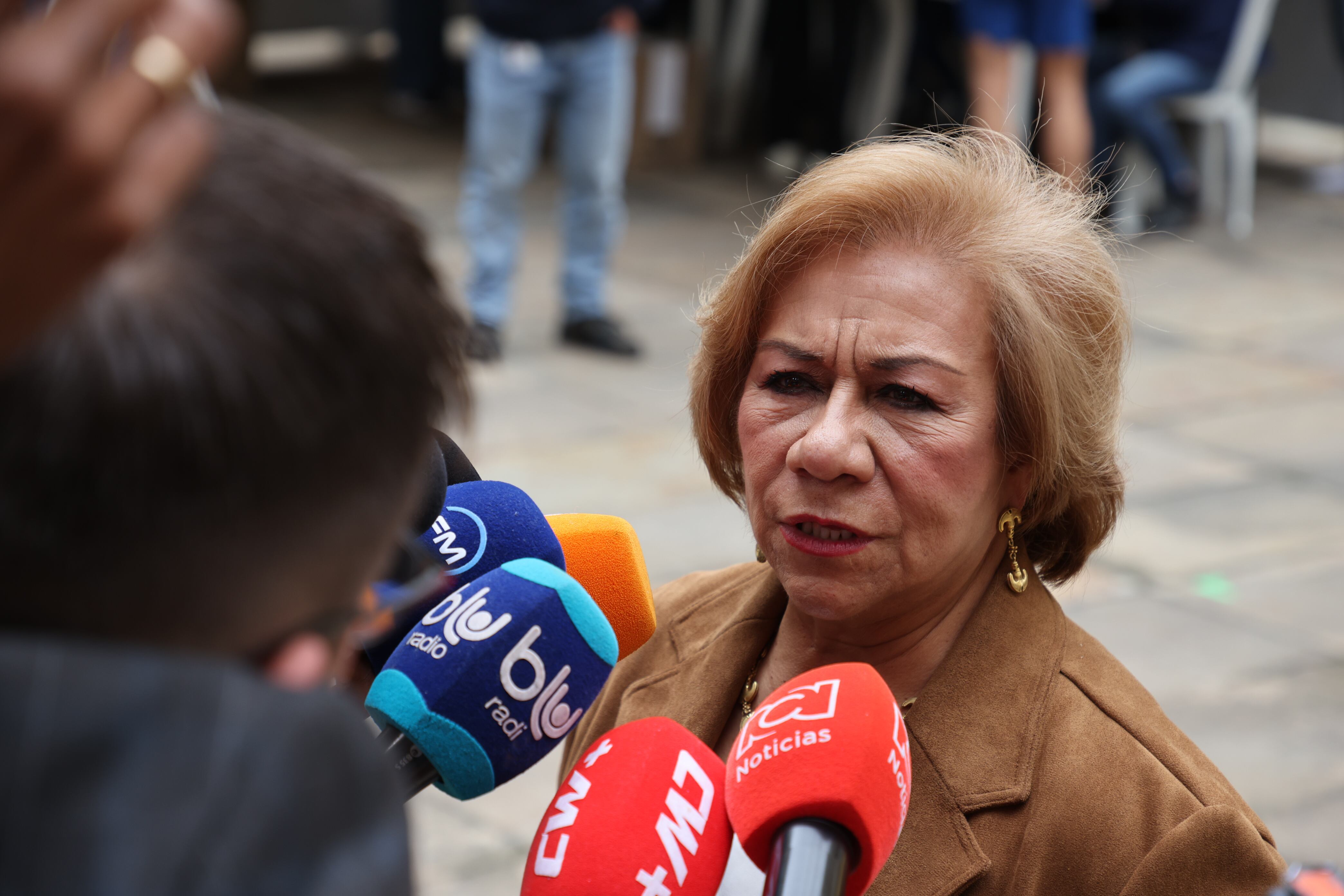 Votación en la mesa uno de la plaza de Bolívar de la Canciller Rosa Villavicencio