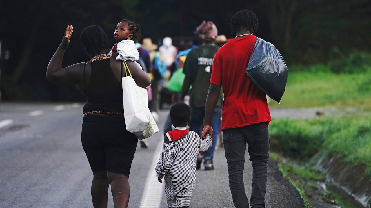 Cientos de haitianos han emigrado hacia otros países huyendo de la crisis humanitaria que atraviesa el país caribeño. (AP Photo/Marco Ugarte)