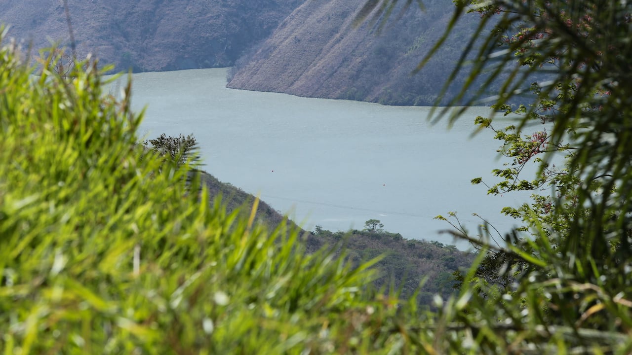 EPM recomendó a las comunidades ribereñas permanecer retirados y abstenerse de desarrollar actividades de pesca.