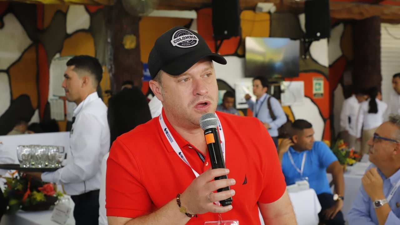 Héctor Olimpo Espinosa, gobernador de Sucre y presidente de la Federación Nacional de Departamentos.