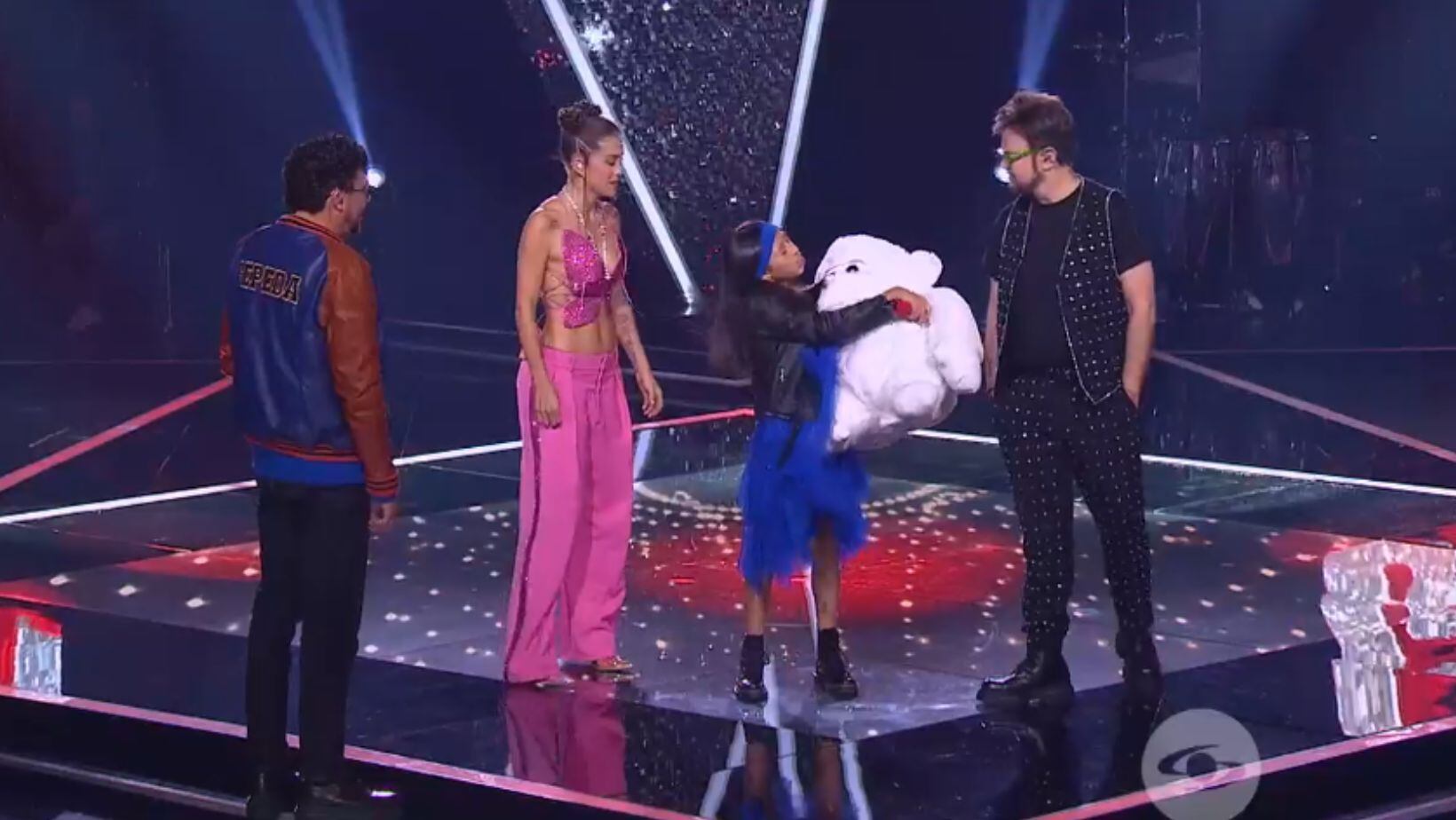 Aleks Syntek rompió en llanto en 'La Voz Kids' y Andrés Cepeda le pidió ayuda a Greeicy para calmarlo, ¿qué pasó?