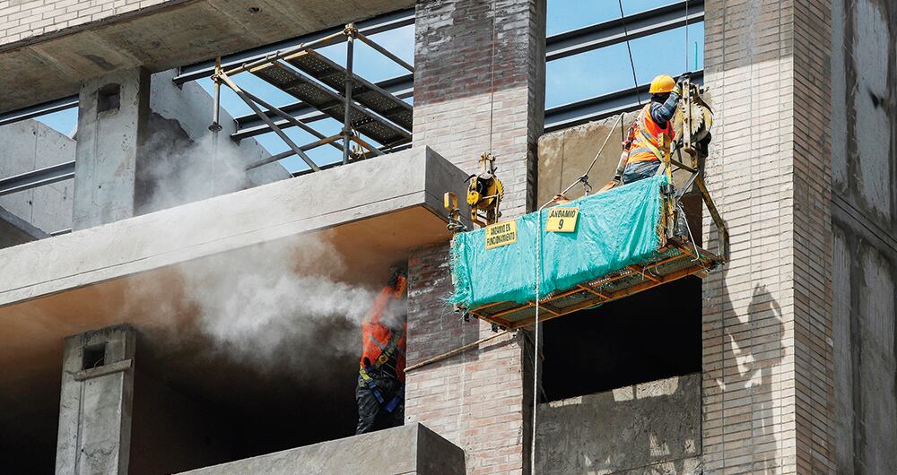     El Ministerio de Hacienda está evaluando las iniciativas de reactivación. Para otros, la fórmula ya está inventada: avanzar en sectores como vivienda e infraestructura.