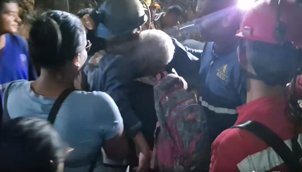 18 mineros que estaban atrapados en una mina de oro en Segovia, Antioquia, fueron rescatados con vida.