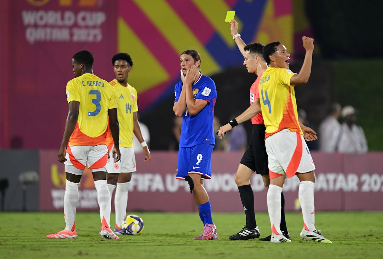 Colombia y Francia durante el duelo de 16 avos de final en el Mundial Sub-17 de Qatar