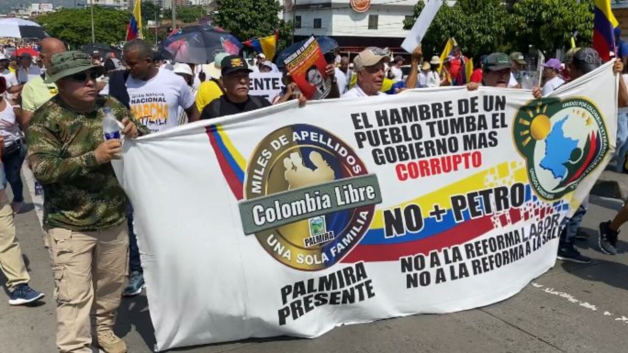 Veteranos y reservistas de la Fuerza Pública protestan este 19 de julio. (Imagen de referencia)