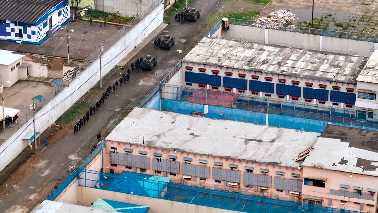 "No hay derechos humanos, la alimentación es escasa, no tienen derecho a salud, no tienen derecho a nada. Los presos ya parecen zombis".