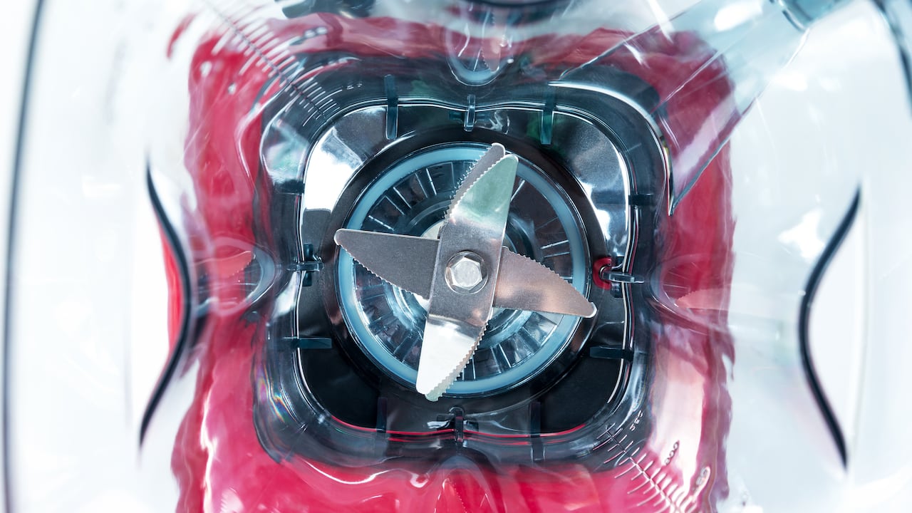 Las cuchillas de la licuadora se pueden desgastar con el tiempo.