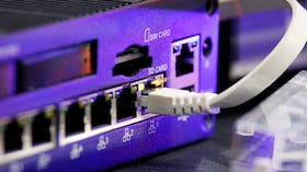 La convivencia entre dispositivos antiguos y equipos modernos puede afectar el desempeño del internet en el hogar.