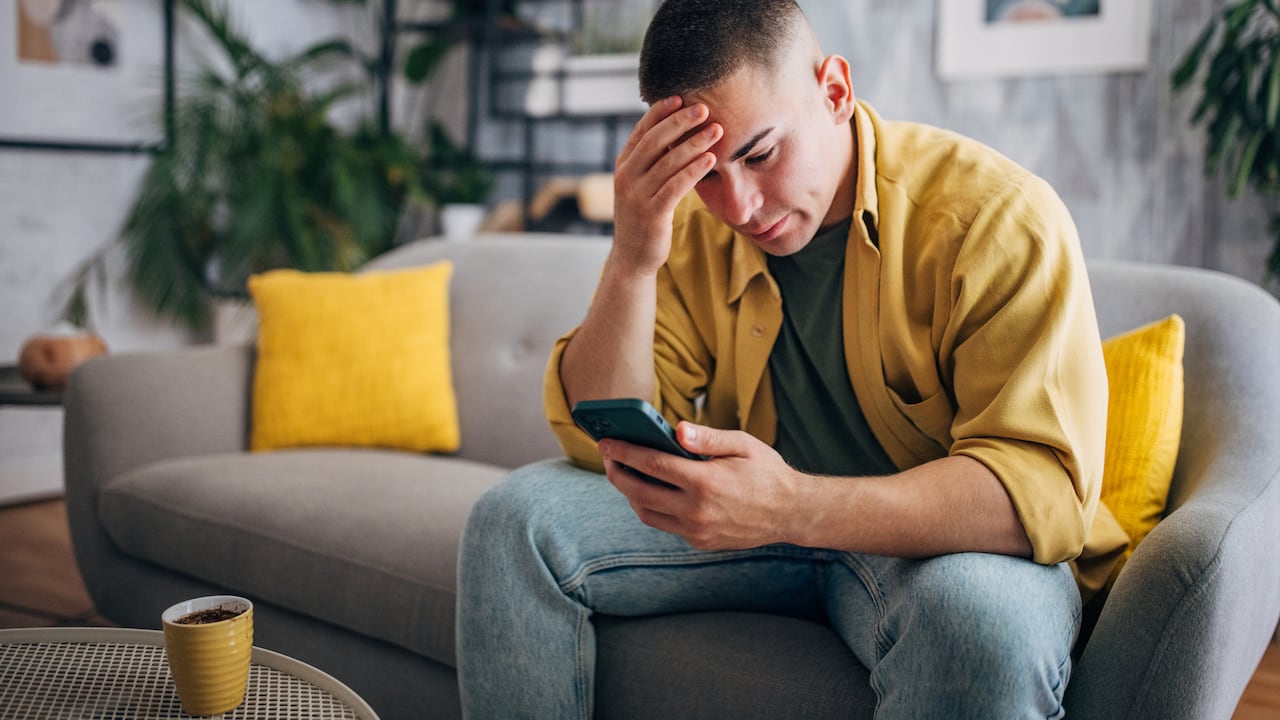 Detectar y cerrar sesiones activas en otros dispositivos ayuda a proteger la privacidad.