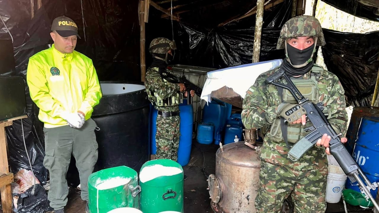 Destruyen laboratorio de droga en Antioquia.