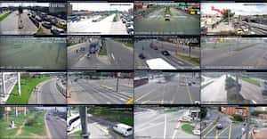 En la entrada y salida de la Autopista Sur ya comenzó a registrarse un alto flujo vehicular.