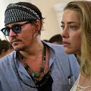 En una semana Johnny Deep perdió a su esposa, a su madre, a algunos seguidores y puso en juego su fortuna.