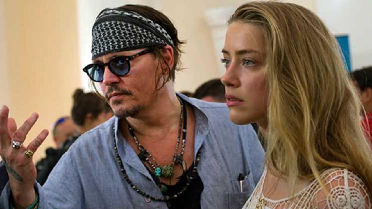 En una semana Johnny Deep perdió a su esposa, a su madre, a algunos seguidores y puso en juego su fortuna.