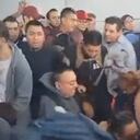 La cantidad de usuarios provocó lesiones en varias personas.