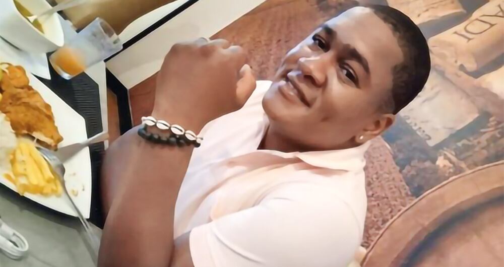 El ahora novio de Francia Márquez se instaló con ella en Bogotá y empezó a vestir prendas y accesorios de un alto valor económico que han llamado la atención en el Valle del Cauca y en el entorno de la vicepresidenta. 