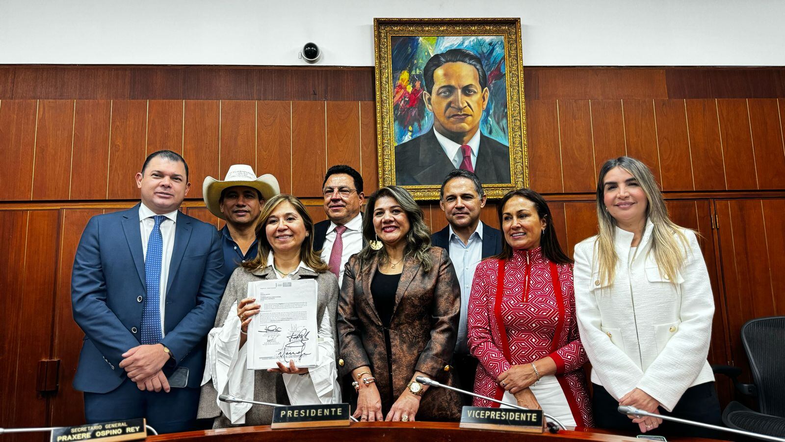 Los ocho senadores que firmaron la ponencia de archivo de reforma a la salud