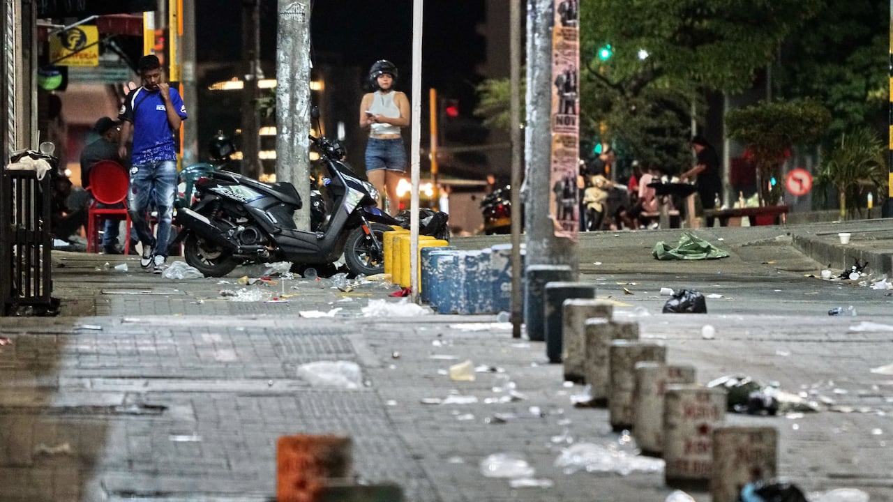 Las normas del país castigan el abandono de residuos en las calles.
