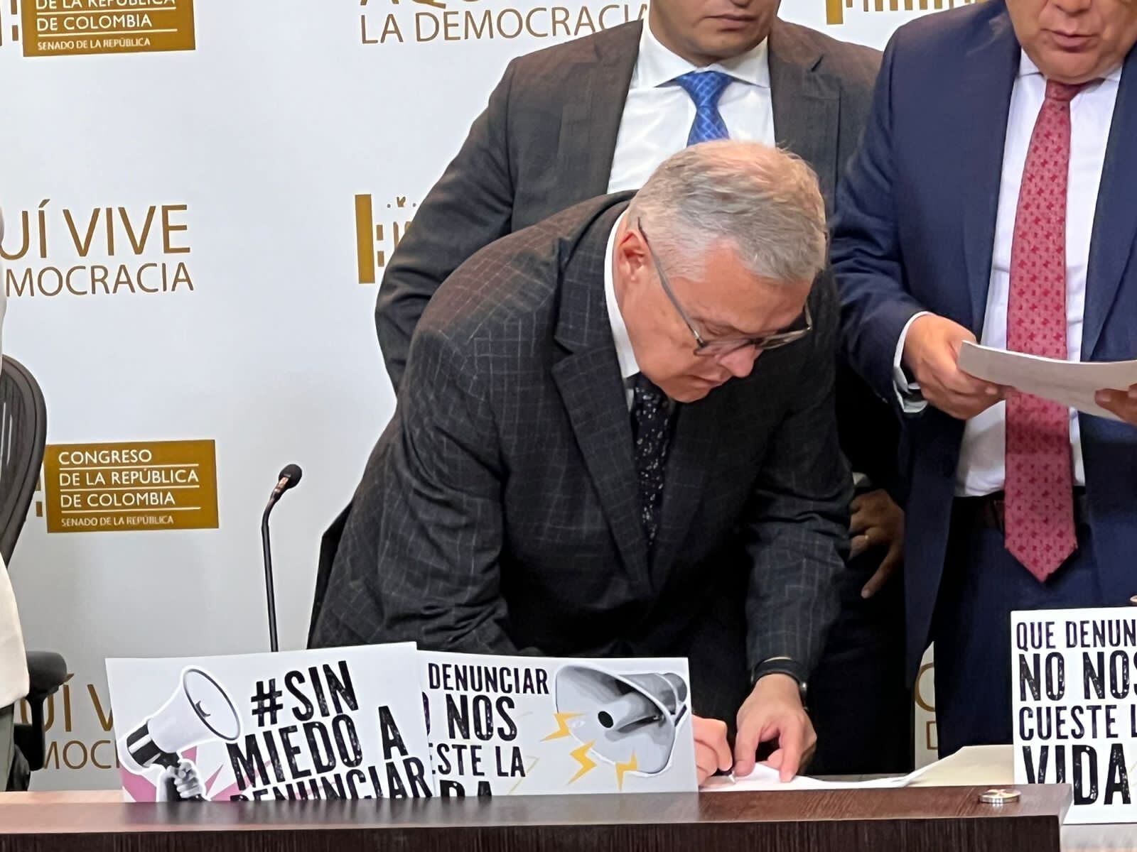 Ministro de justicia Nestor Osuna