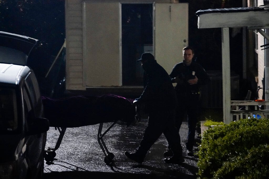 Los ataques ocurrieron tras denunciarse un aumento de los ataques contra comunidades asiáticas, atribuidos a la pandemia de covid-19, pues la enfermedad fue tildada de “virus chino” por el expresidente Donald Trump, entre otros.