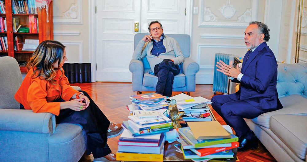   Gustavo Petro, Laura Sarabia y Armando Benedetti se volvieron a encontrar tras los escándalos que se han destapado en los últimos años. Los detalles de esa reunión aún son desconocidos. 