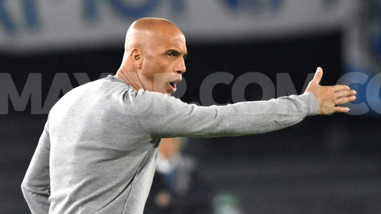 Mayer Candelo solo ha ganado un partido como técnico del Deportivo Cali. Foto: Dimayor.