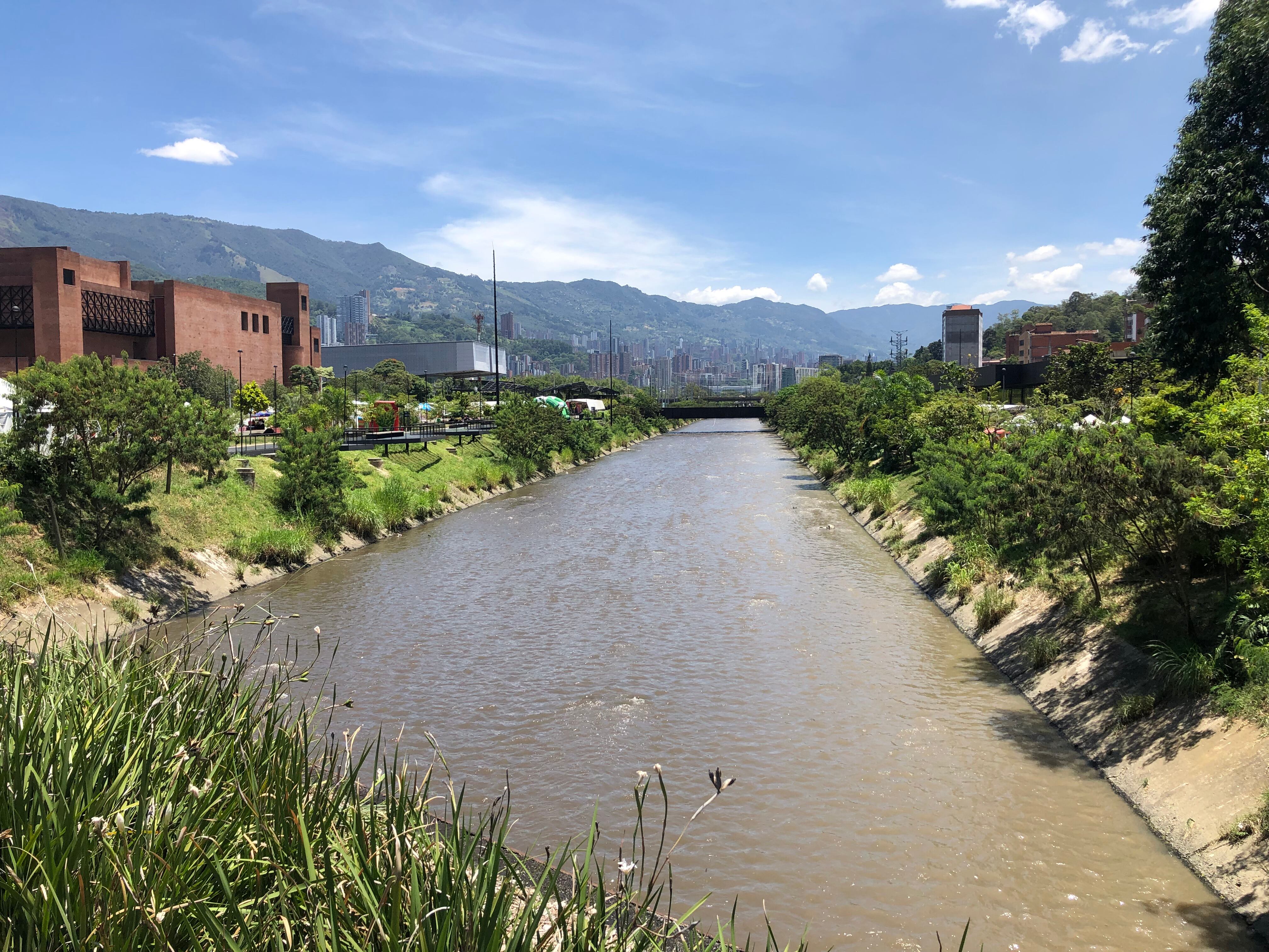 Autoridades en alerta por la aparición de cadáveres en el río Medellín.