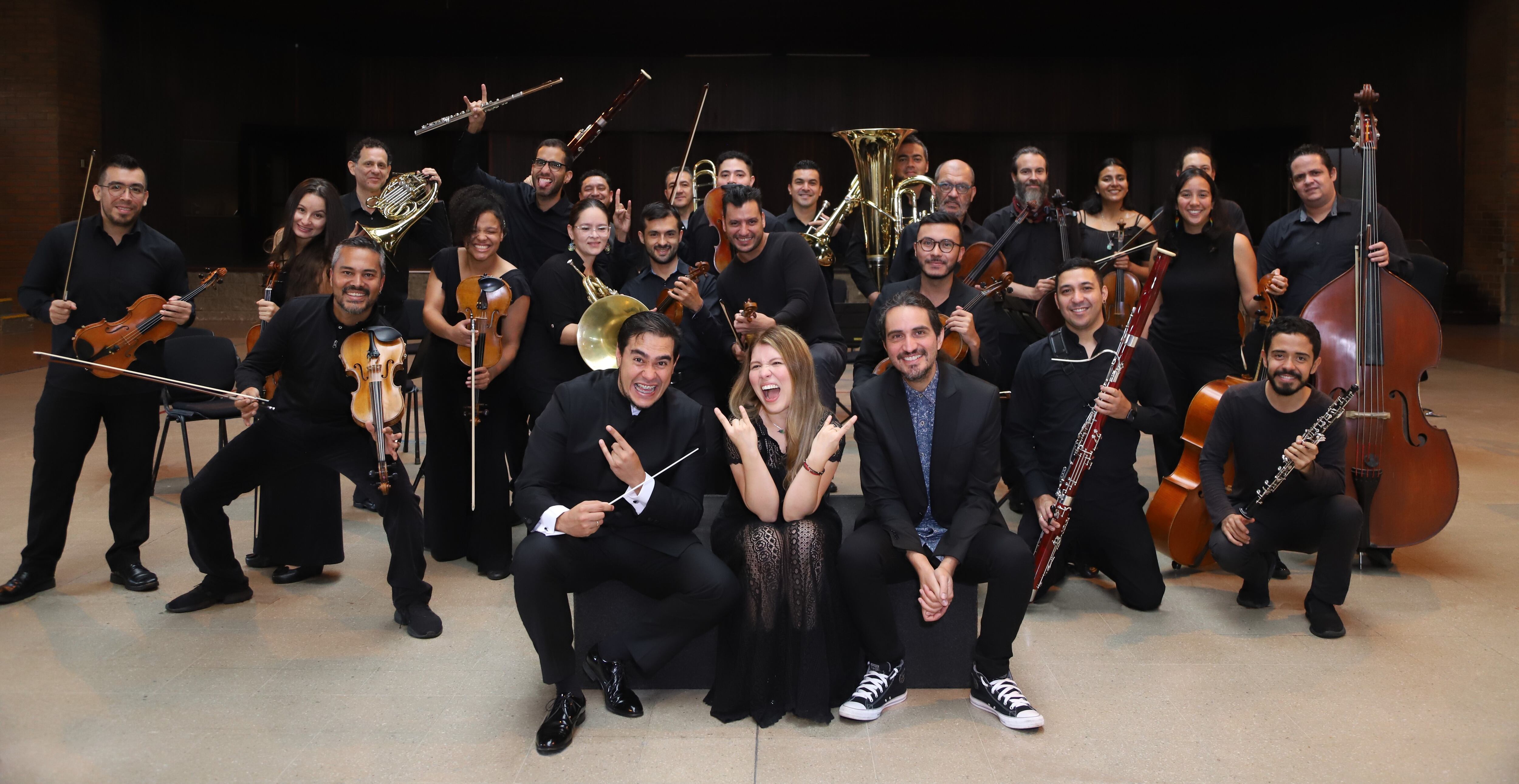 El disco reúne las más reconocidas obras de la banda de rock infantil, esta vez con arreglos para orquesta sinfónica.