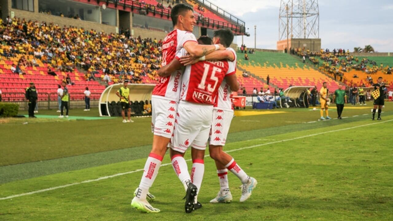 Santa Fe recibe a Águilas Doradas en el estadio Nemesio Camacho 'El Campín' de Bogotá.