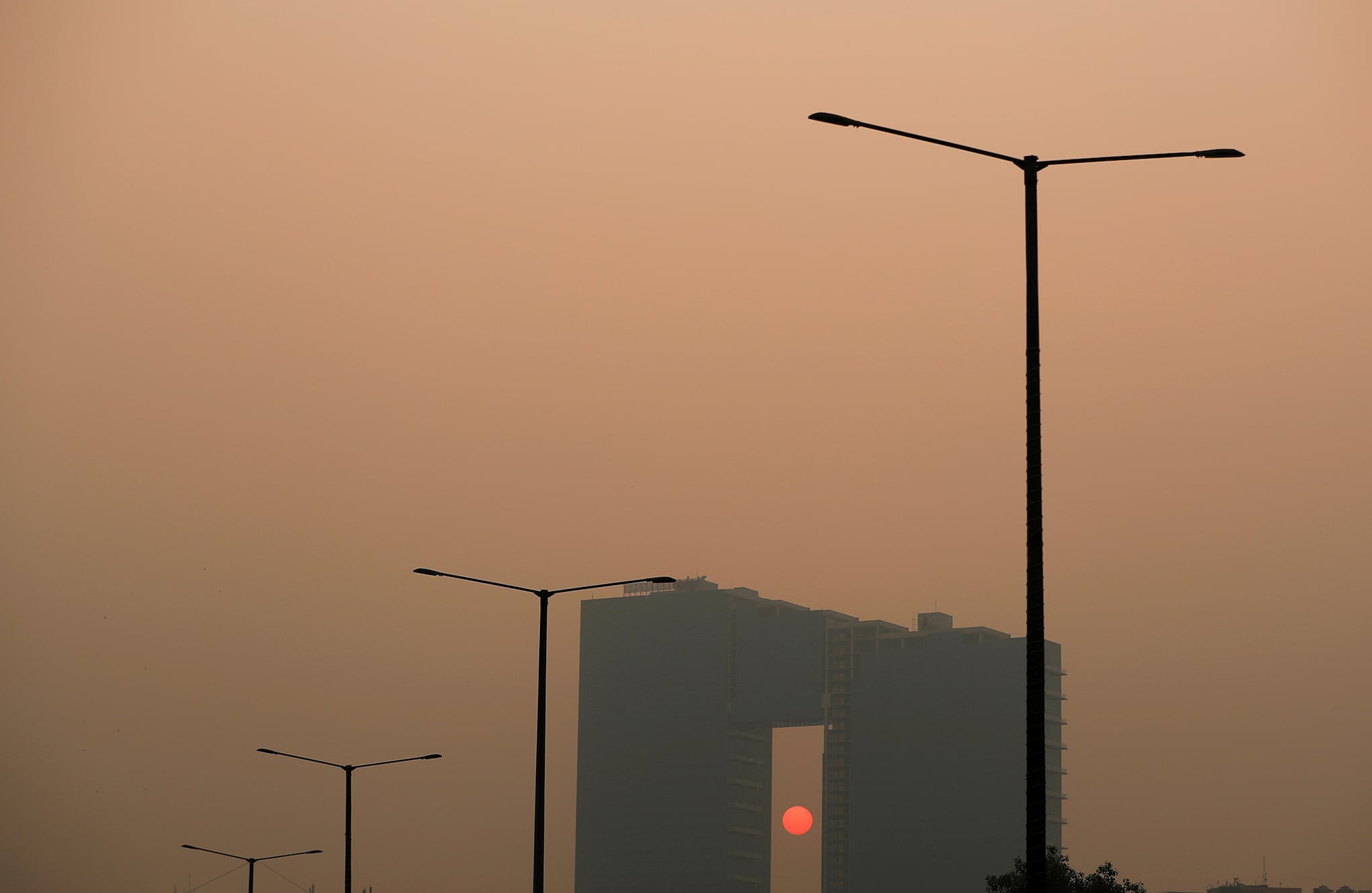 India ordena trabajar desde casa por la contaminación de Delhi