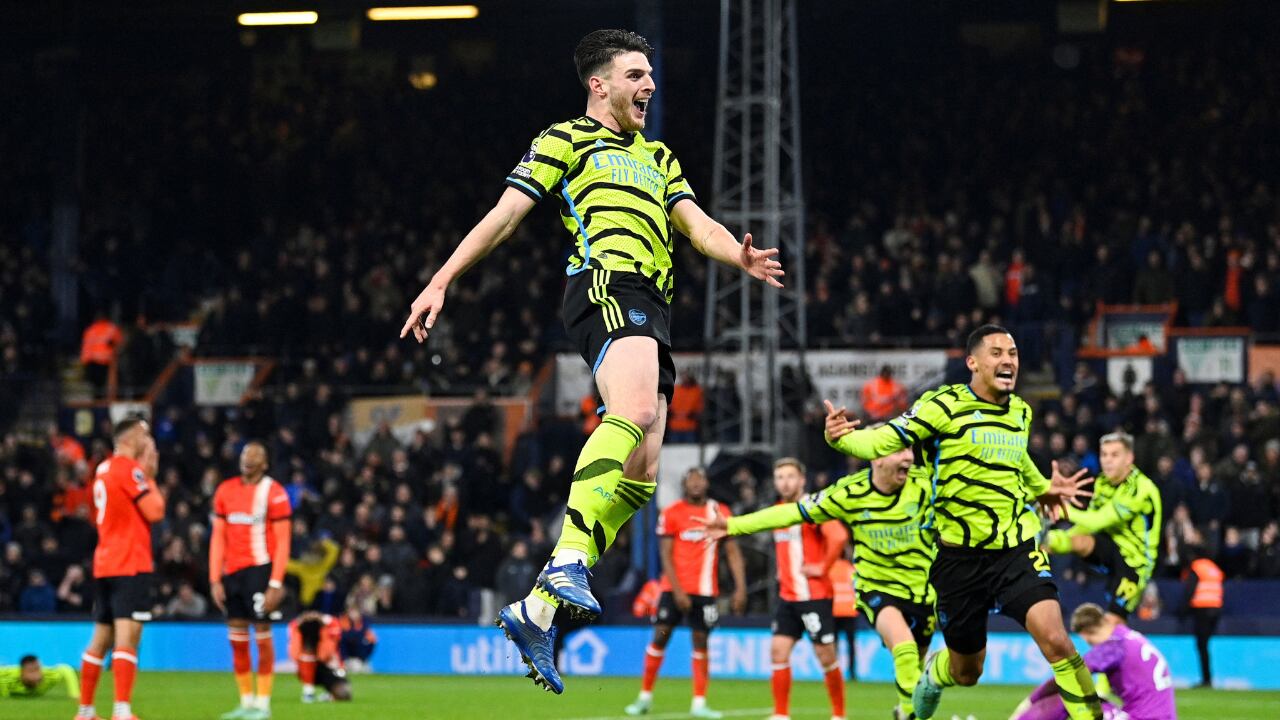 Arsenal se quedó con el liderato de la Premier League tras la fecha 15