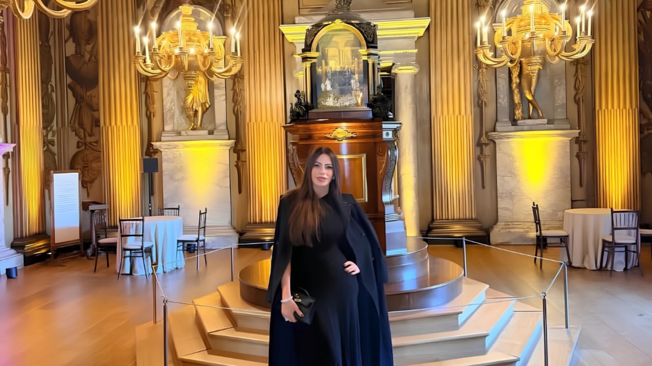 Como una reina: Sofía Vergara brilló en su visita al Kensington Palace