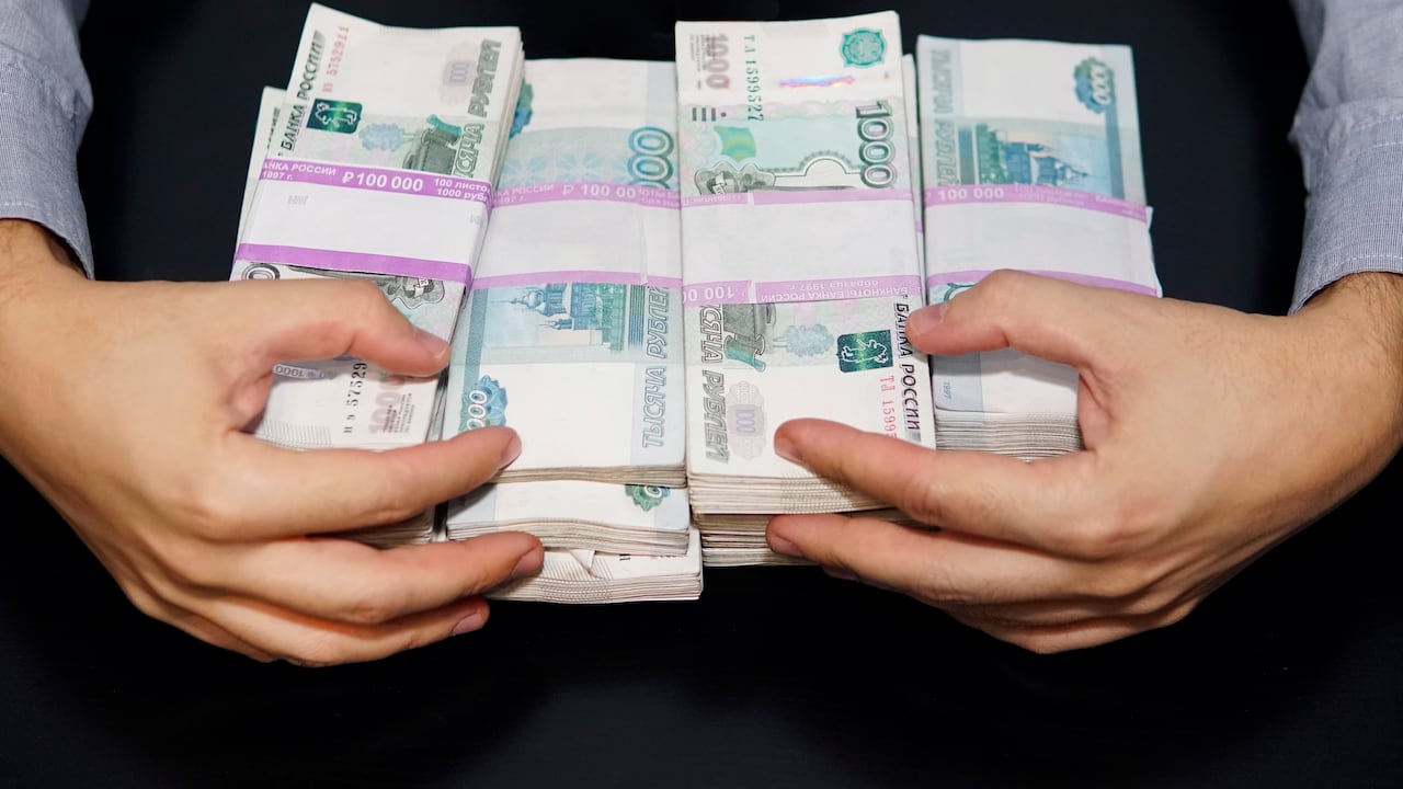 Algunas carreras ofrecen más oportunidades de empleo, mejores salarios y seguridad laboral.