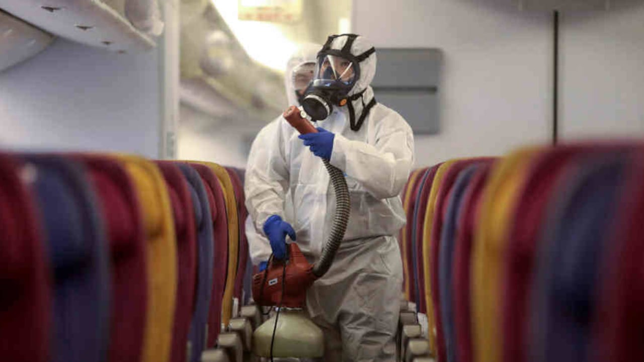 Cada vez más países cierran sus fronteras para combatir la propagación del virus.