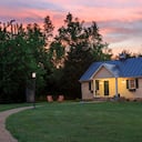 Las autoridades investigan la razón del crimen.