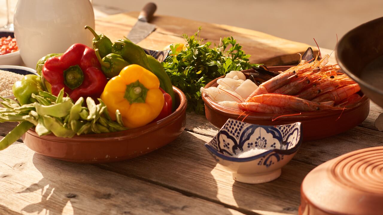 Pescados, mariscos, frutas y verduras, evitan el declive del cerebro, en tanto que azúcares y comida chatarra lo envenenan.