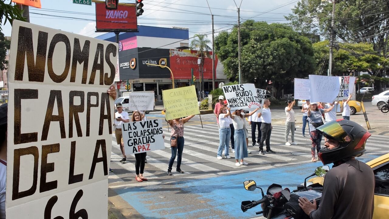 Plantón de vecinos por la Carpa la 66.