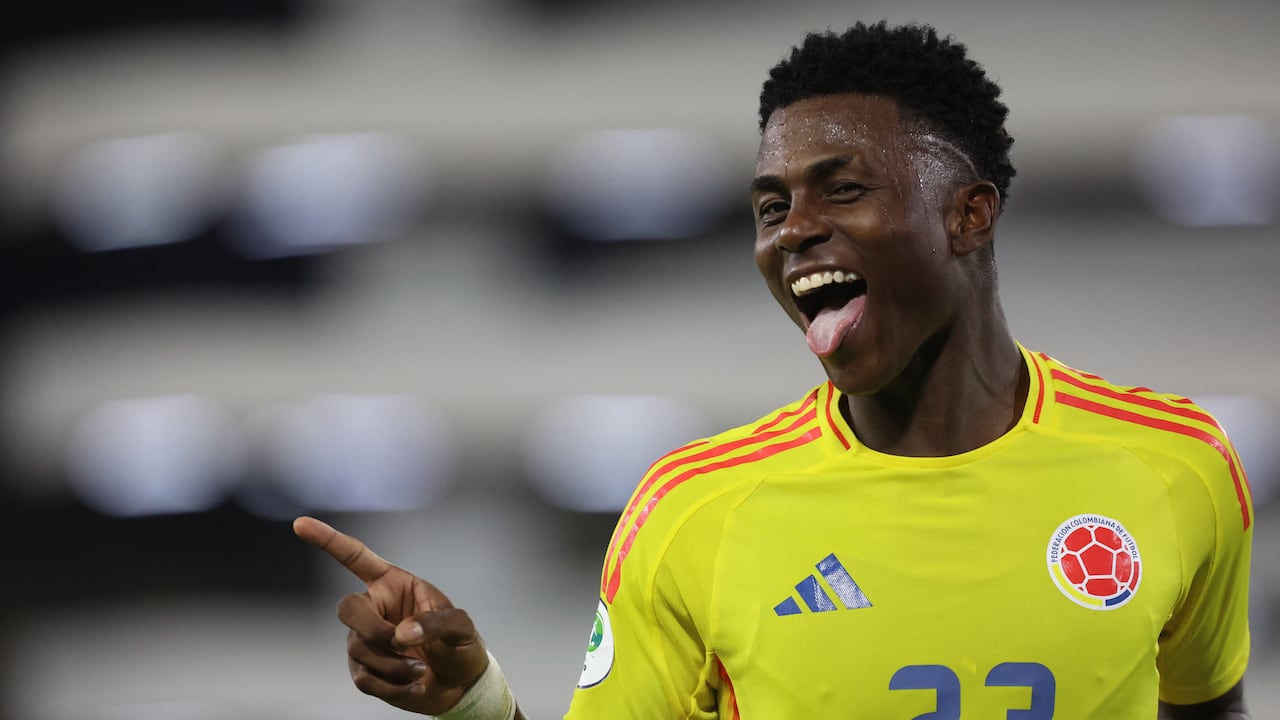 Colombia's midfielder #23 Neiser Villarreal celebrates after scoring a goal during the 2025 South American U-20 football championship final round match between Colombia and Paraguay at the Br�gido Iriarte stadium in Caracas on February 4, 2025. (Photo by Edison GAMEZ / AFP)