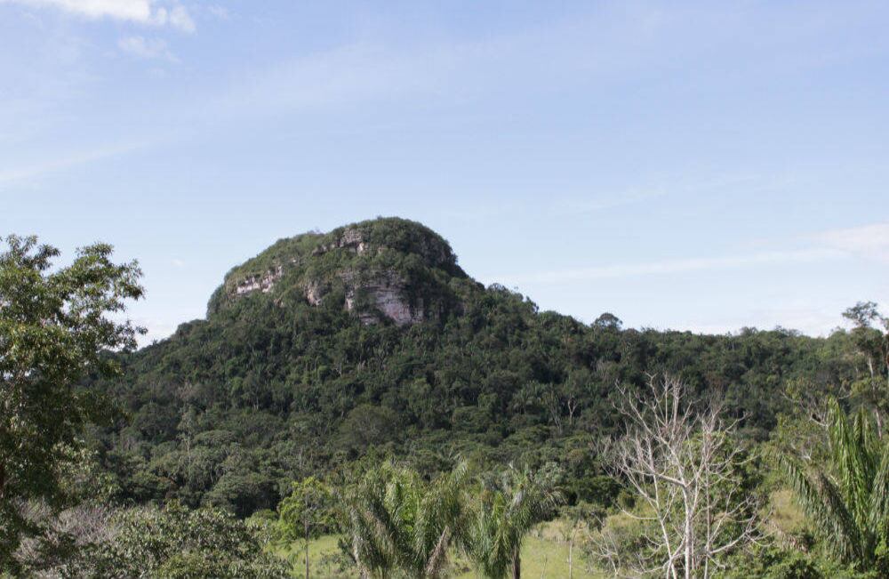 Abrigo rocoso, Cerro Azul. Cortesía Heli Gaspar Morcote