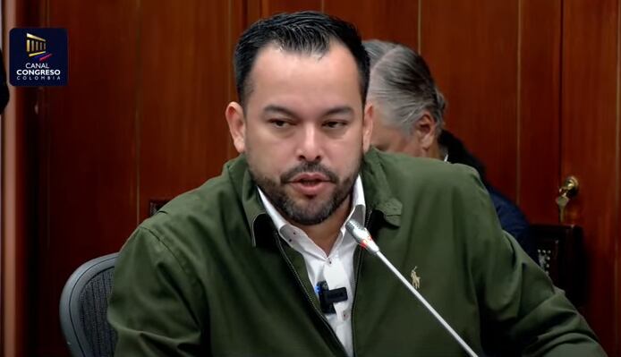 Edwin Palma, ministro de Minas y Energía, durante el debate en el Congreso de la comisión accidental parlamentaria sobre Air-e