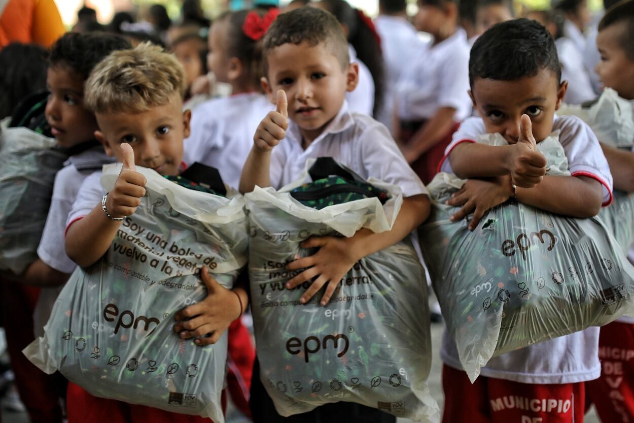 Desde 2011, la Central Hidroituango ha entregado 181.850 paquetes escolares.