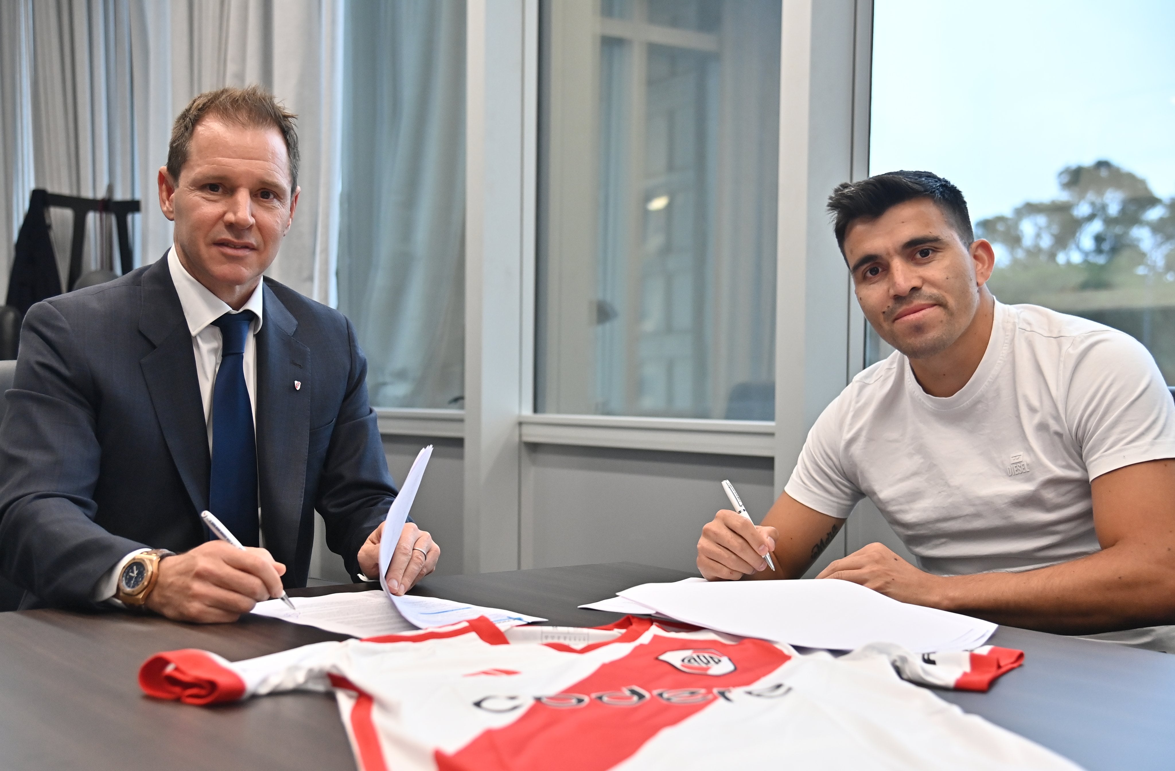 Marcos Acuña fue oficializado como nuevo refuerzo de River Plate.
